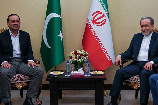 د امریکا د احتمالي بندیزونو ګواښ؛ تهران او اسلاماباد د روان وضعیت په اړه خبرې وکړې