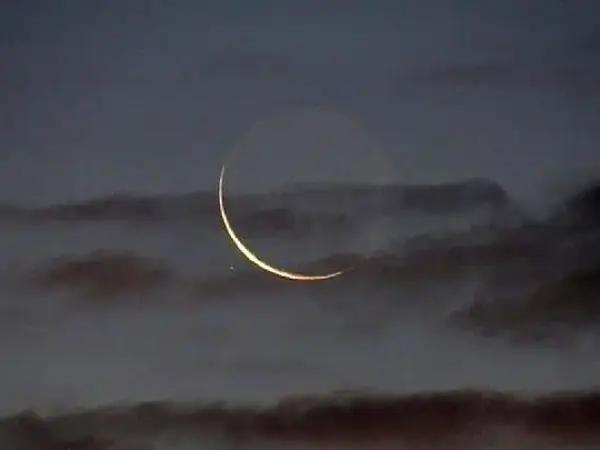 روزنامه سعودی‌گزت: عربستان سعودی روز چهارشنبه را عید فطر اعلام کرد