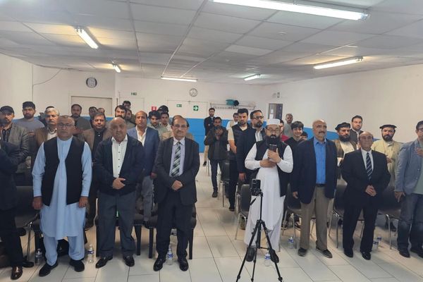افغان سیاسيون: د دوحې تړون د افغانستان پر جمهوریت یوه کودتا وه