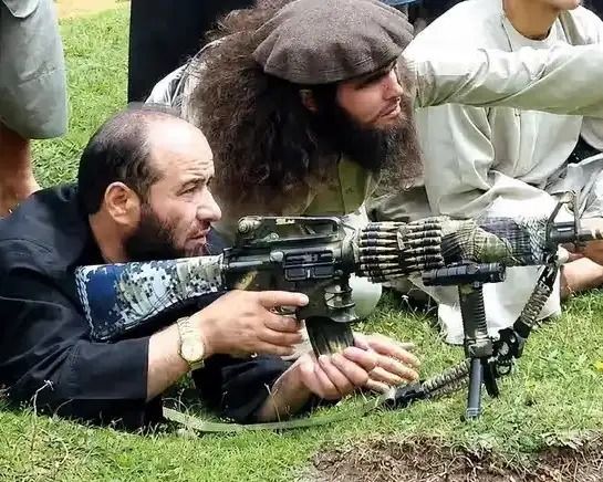   واکنش‌ها به درگیری در بدخشان؛ جمعه‌خان فاتح وارد «جنگ نابرابر» شده است