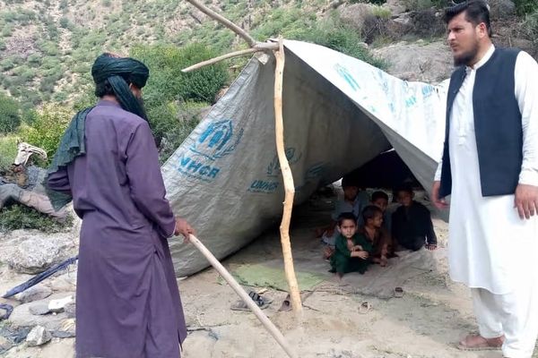 سازمان نجات کودکان: هزاران کودک در مناطق زلزلهزده کنر در خیمهها زندگی میکنند