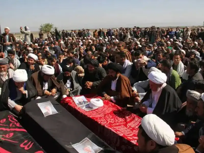 طالبان وايي د هرات په ګذره ولسوالۍ کې یې د شیعه ګانو پر جومات د برید عاملان نیولي دي