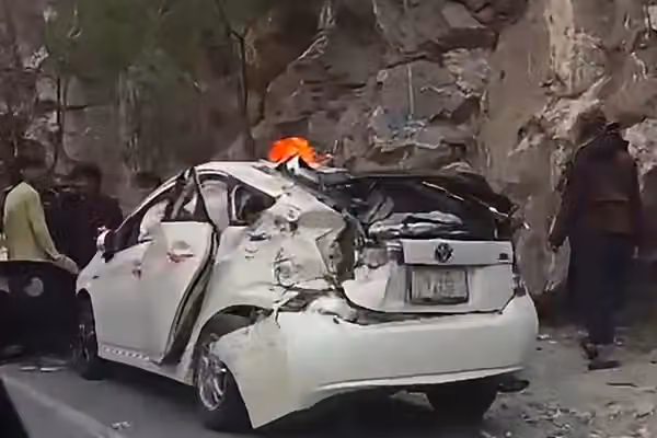 یک شهروند: «نبود نظارت ترافیکی در شاهراهها هر روز جان مردم را میگیرد»