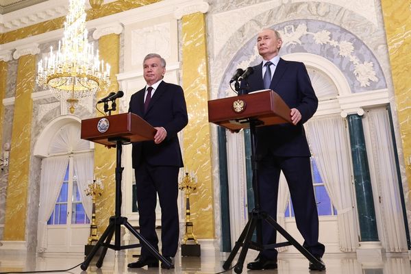 با فرمان پوتین و میرضیایف؛ ساخت نیروگاه هستهای در اوزبیکستان آغاز شد