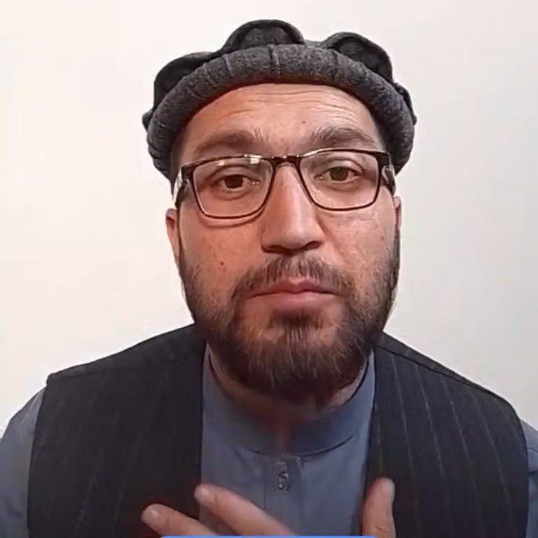 واکنش‌ها به بازداشت یک آموزگار: حکومتی که از دو کلمه نقد می‌ترسد به یک روپیه نمی‌ارزد