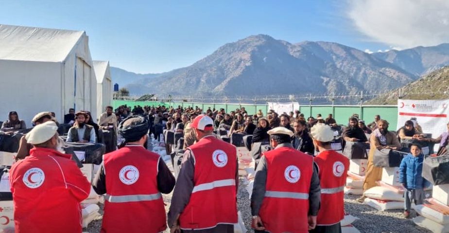 طالبانو د کونړ له ۱۷۵ زلزله‌ځپلو کورنیو سره د ۲۷ ټنه خوراکي توکو د مرستو خبر ورکړ