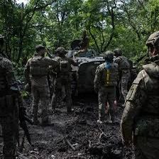 اوکراین د روسي ځواکونو له خوا د اعدام شويو جنګي بندیانو په اړه څېړنې کوي