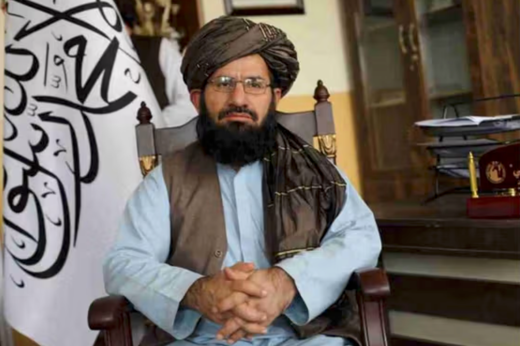 مهاجر فراهي: په ګاونډیو هېوادونو کې کړکېچ نه‌غواړو او نه یې هم په چارو کې لاسوهنه کوو