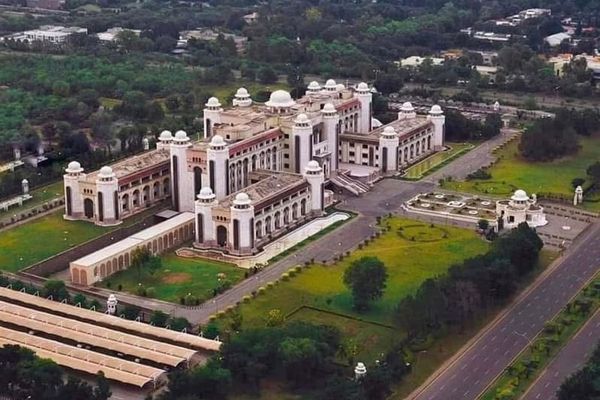 اسلاماباد وایي، تاجکستان کې پر چینایي وګړو برید افغانستان کې د ترهګرۍ د ګواښ ښکاره نښه ده