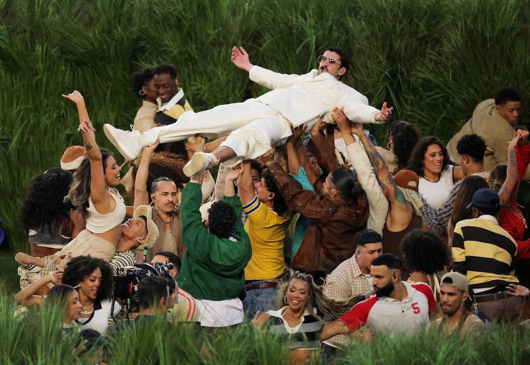  کنسرت بد بانی در مسابقه سوپربول، خشم ناسیونالیست‌های سفید کمپ مگا را برانگیخته است