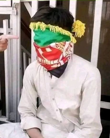 کندهار کې طالب استخباراتو د ملي بیرغ د پورته کولو له امله ۱۶ ځوانان نیولي