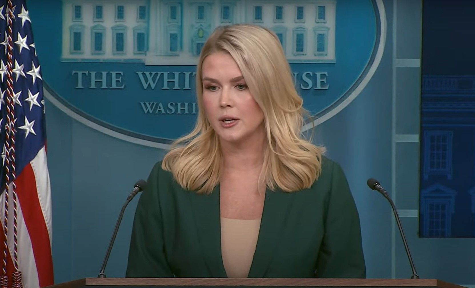 کاخ سفید مسئولیت‌ناپذیری بایدن در قبال خروج فاجعه‌بار از افغانستان را 'نفرت‌انگیز' خواند