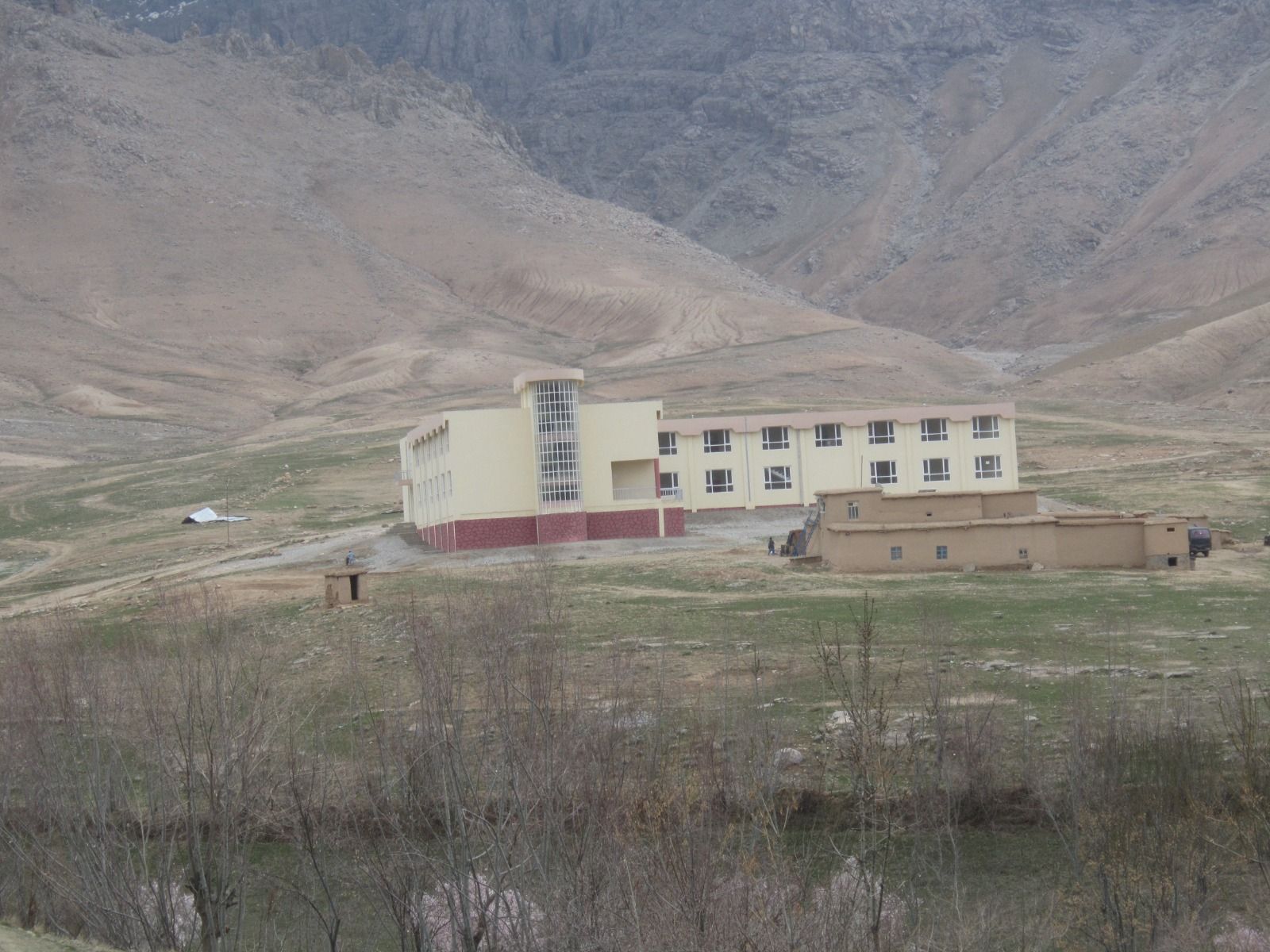 منابع محلی: سه معلم و بیش از ۸۰ دانش‌آموز دختر در مکتبی در ولسوالی کیتی دایکندی مسموم شدند