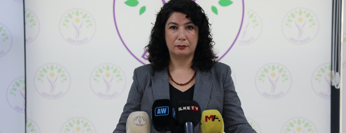 سومین حزب بزرگ ترکیه خواستار همبستگی با زنان افغان در برابر طالبان شد