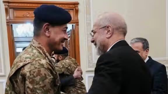 ګارډین: پاکستان لاهم د امریکا او ایران ترمنځ د کړکېچ کمولو لپاره منځګړیتوب کوي