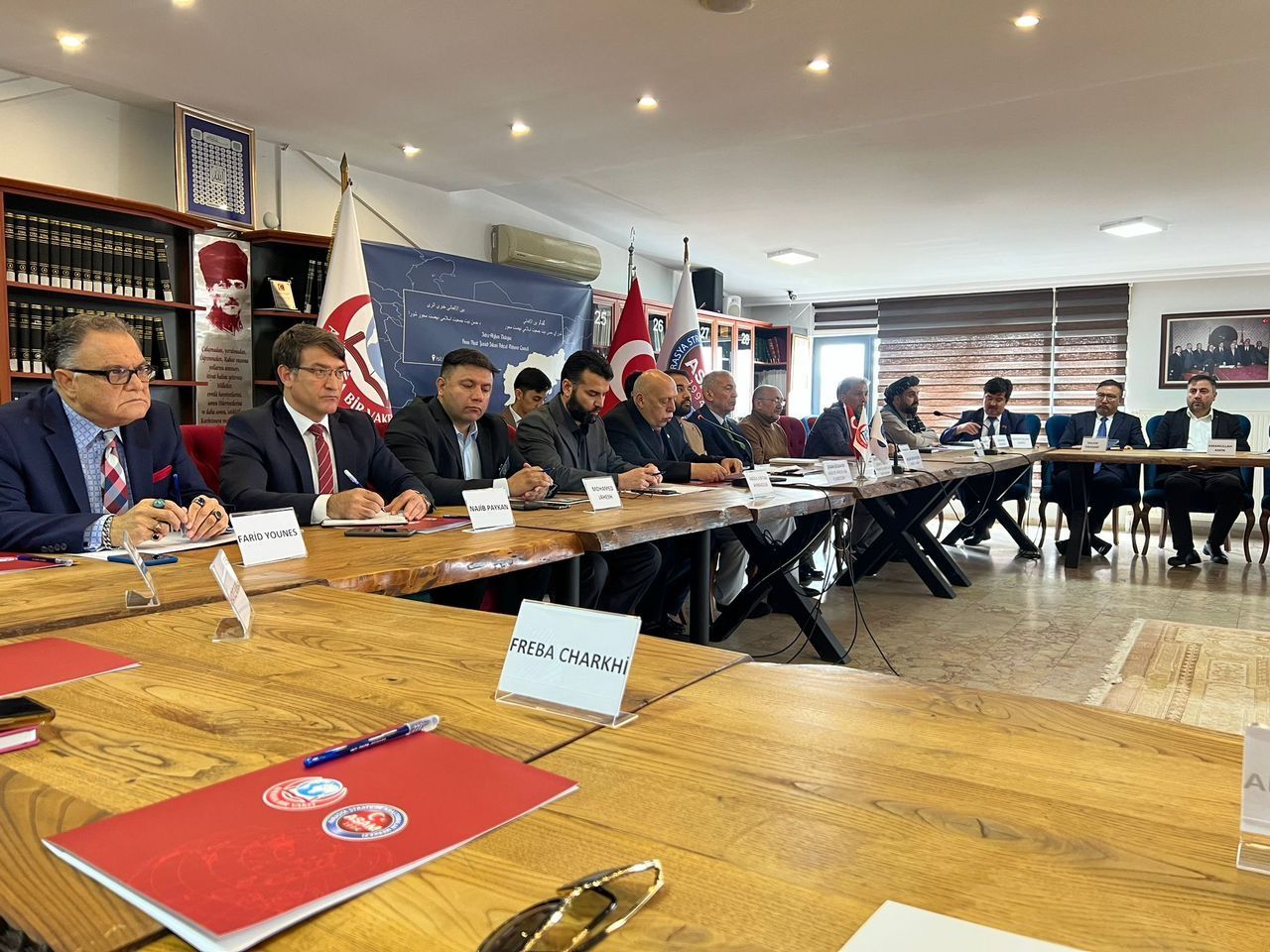 ده‌ها فعال سیاسی افغان و هواداران طالبان در نشستی در استانبول شرکت کردند