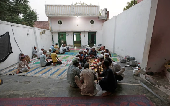 د هند سترې محکمې د اسلامي ښوونځیو د بندولو حکم ځڼډولی دی