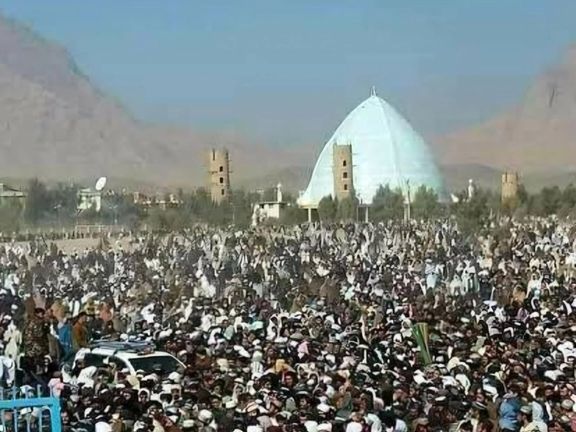 ملا هبت الله کندهار کې د اختر د لمانځه امامت کړی