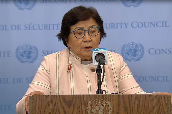 Women’s Rights Activists Accuse UN Envoy of 'Whitewashing' Taliban
