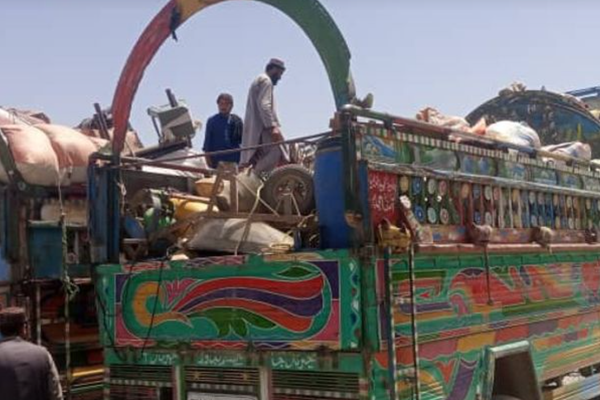 Over 1000 Afghan Refugees Return from Pakistan, Says Taliban