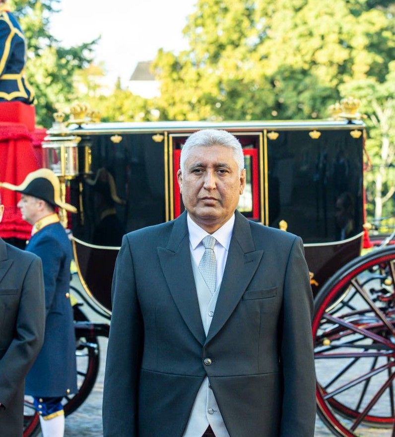 منابع افغانستان اینترنشنال: سفیر افغانستان در هالند با طالبان 'معامله کرده است'