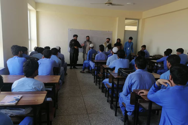 طالبان تحظر الاحتفال بيوم المعلم في هرات