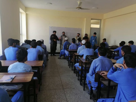 طالبان تحظر الاحتفال بيوم المعلم في هرات