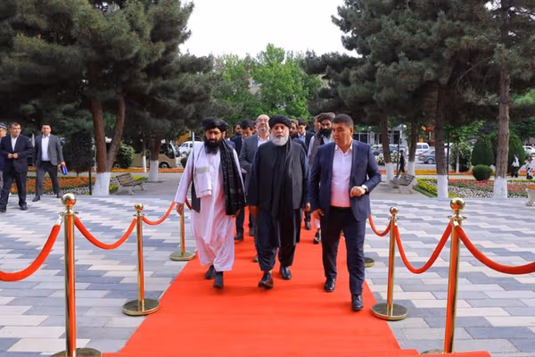 طالبانو د ازبکستان له چارواکو سره په بلخ کې د صادراتي مرکز جوړولو په اړه خبرې کړې