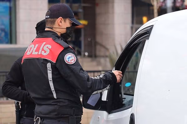 د ترکیې پولیس: په ادرنه ښار کې مو د افغانانو په ګډون ۴۰ ناقانونه کډوال نیولي دي
