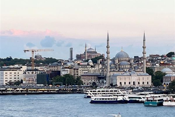 Pakistan Accuses Taliban Delegation Of Obstructing Istanbul Peace Talks