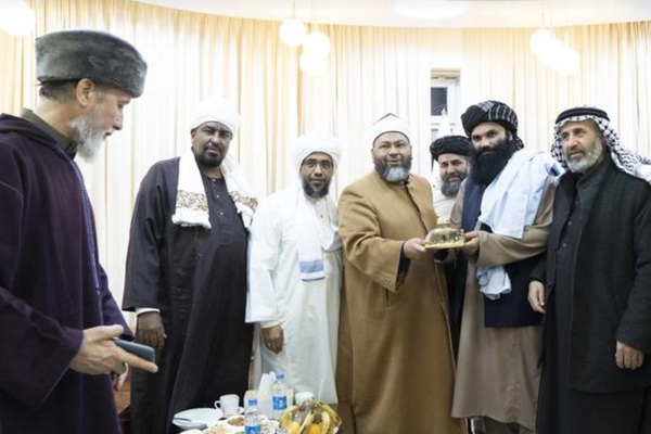 Taliban Interior Minister Meets Egyptian, Sudanese & Palestinian Clerics