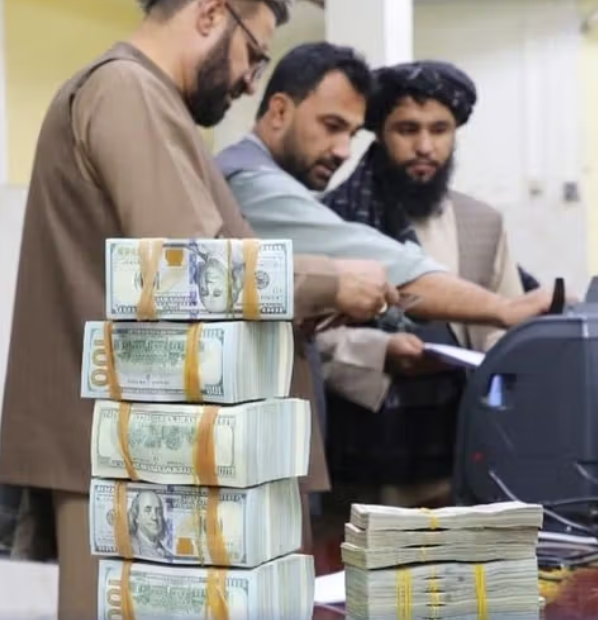 المشرعون الأمريكيون يسعون لمنع تحويل 631 مليون دولار مساعدات إلى أفغانستان