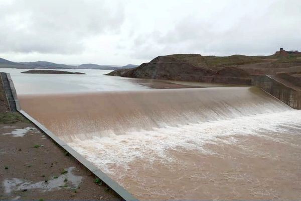 په هرات کې د پاشدان بند بشپړ له اوبو ډک او پرچاو شوی