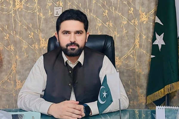 خیبر پښتونخوا کې د بېړني حالت له اعلان وروسته پخوانی اعلی وزیر نیول شوی