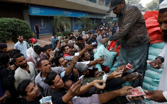 صندوق بینالمللی پول سه میلیارد دالر به پاکستان کمک مالی میکند