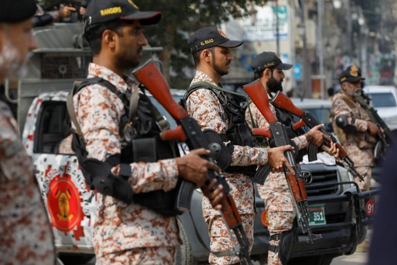 د خیبرپښتونخوا په کوهستان کې پر یو بس د سړک غاړې بم په چاودنه درې تنه وژل شوي