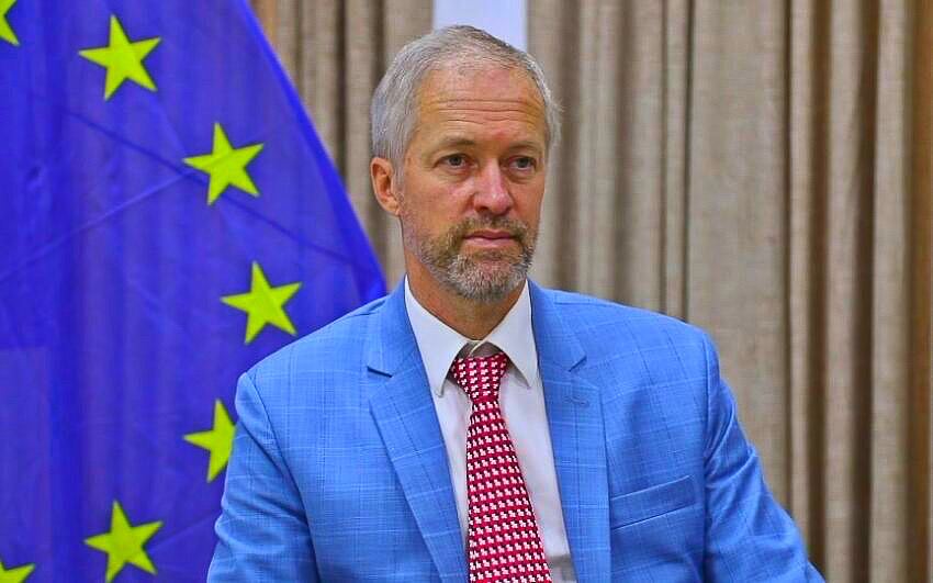 سفیر پیشین اتحادیه اروپا به افغانستان اینترنشنال: طالبان دست از بنیادگرایی نمی‌کشد