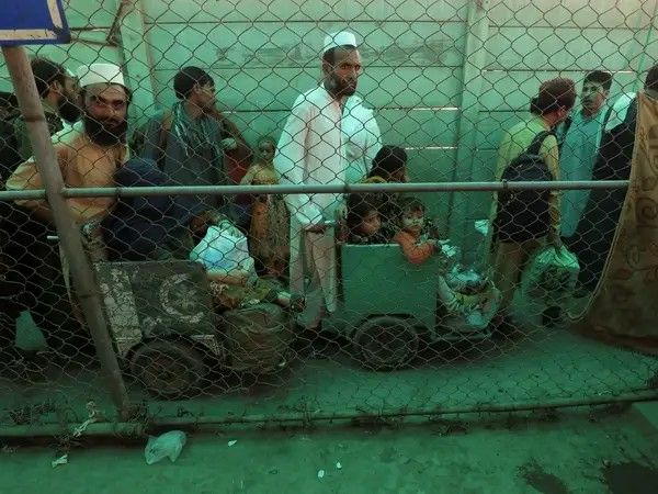 پاکستان برای اخراج مهاجران مراکز ویژه ایجاد می‌کند 