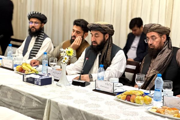 د طالبانو پلاوي له ایراني چارواکو سره د هرات- مزارشریف رېل پټلۍ په تړاو خبرې کړې دي