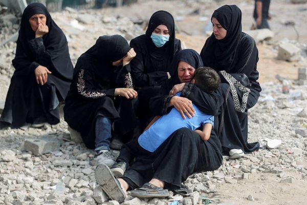 صدها کارمند ملل متحد از کمیشنر حقوق بشر این سازمان خواستند جنگ غزه را «نسلکشی» بخواند