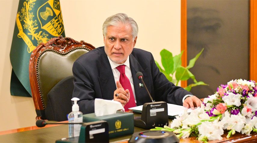 اسحاق ډار د پاکستان او افغانستان د کړکېچ کموالي لپاره د خبرو غوښتنه وکړه