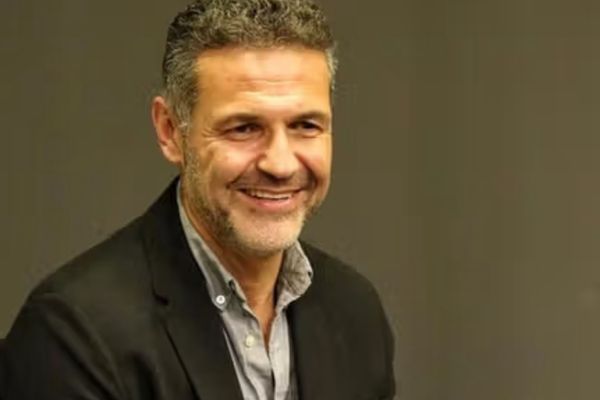 Hosseini Urges Global Action To Reopen Afghan Girls’ Schools & Universities