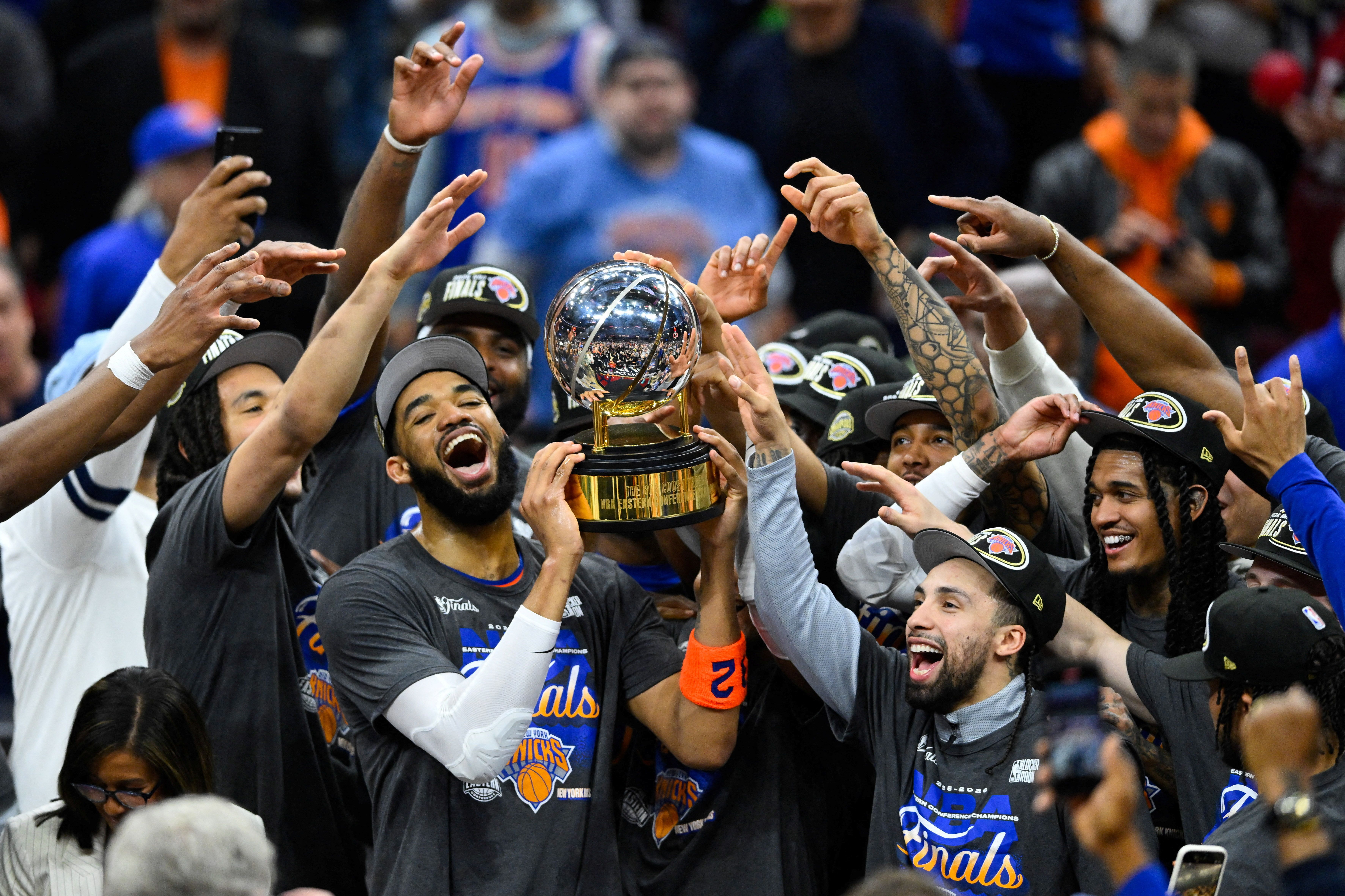 نیویورک نیکس با پیروزی مقابل کلیولند، پس از ۲۷ سال به فینال NBA رسید