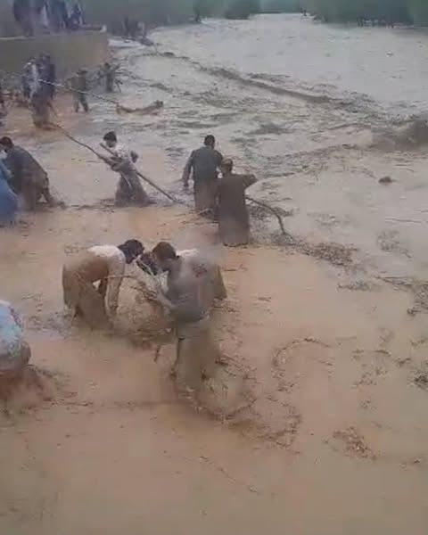 سیلاب‌ در افغانستان جان ۱۷ نفر را گرفت