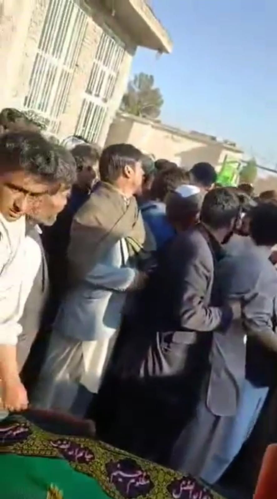 ځايي سرچینې وايي په هرات ښار کې وسلوالو نهو کسانو ته مرګ ژوبله واړوله