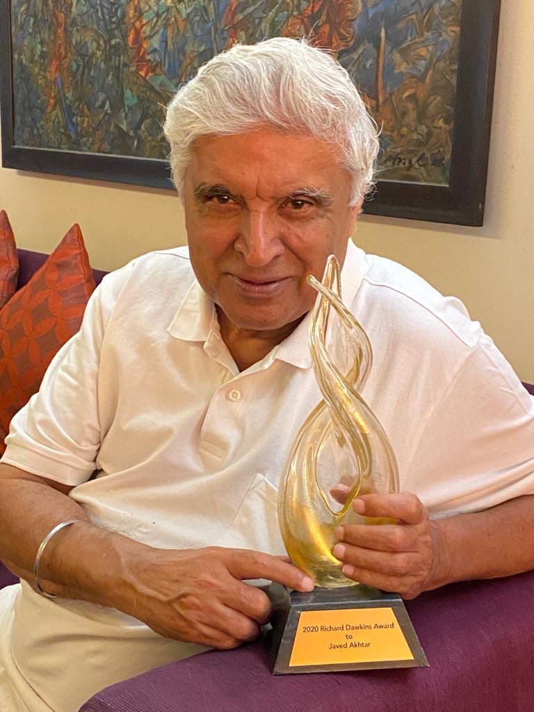 شاعر برجسته هندی از روحانیون کشورش خواست اقدامات زن‌ستیزانه طالبان را محکوم کنند