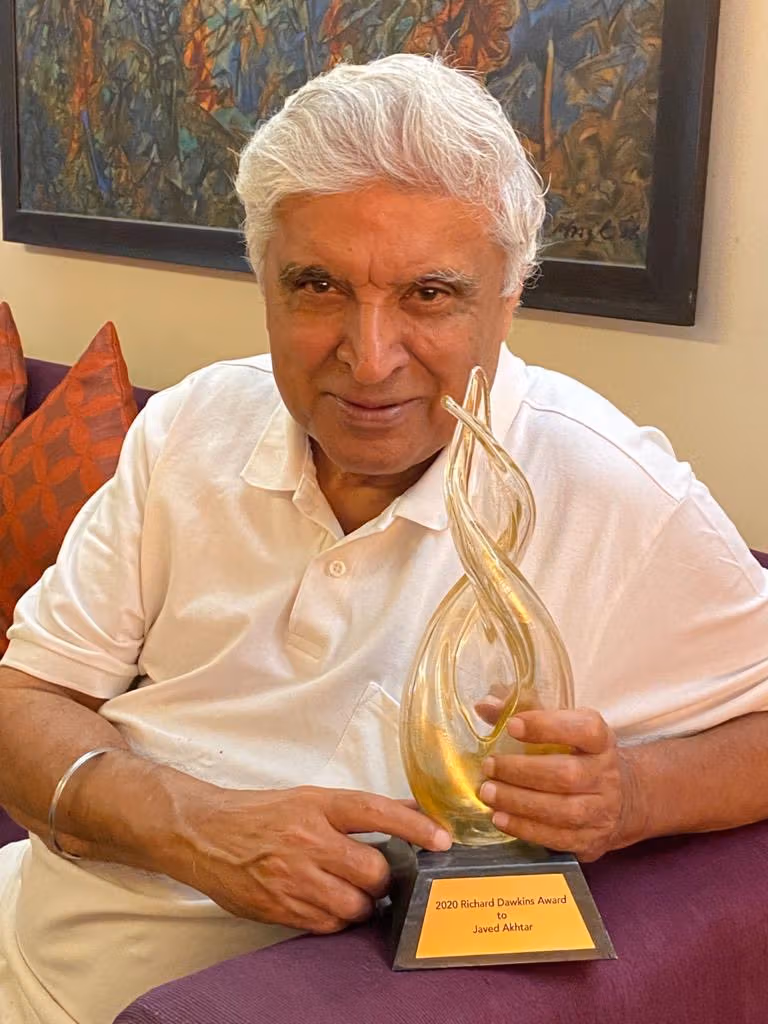 شاعر برجسته هندی از روحانیون کشورش خواست اقدامات زنستیزانه طالبان را محکوم کنند