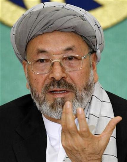 هشدار محمد کریم خلیلی به طالبان: اگر از استبداد دست نکشید، هزاره‌ها هم مسلح می‌شوند