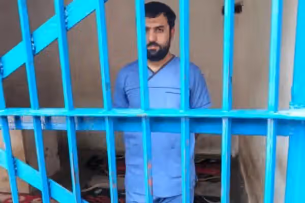 په سوات کې شپږ افغان ډاکټران له عملي طبي دورې منع شوي او د پاکستان پرېښودو امر ورته شوی