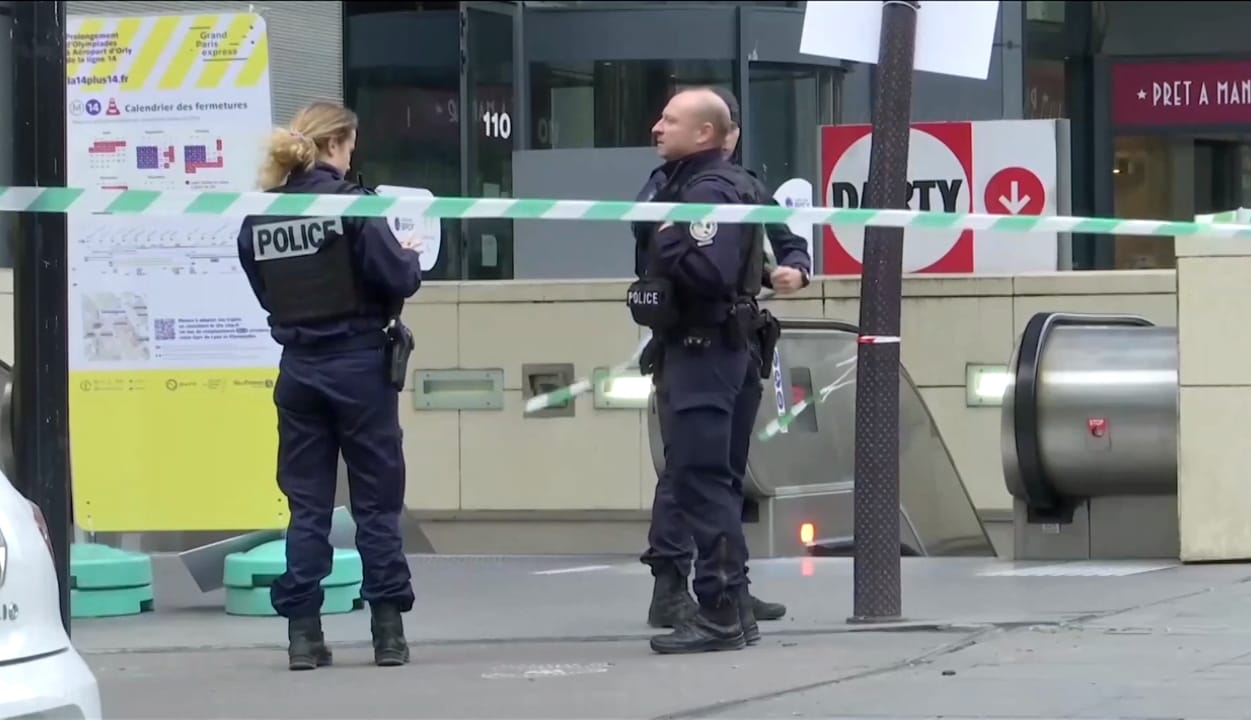 پولیس به یک زن محجبه در ایستگاه قطار پاریس به دلیل رفتار تهدیدآمیز شلیک کرد